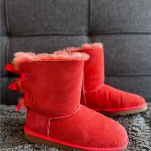 UGG Women’s Bailey Boots with Bows- size 7
